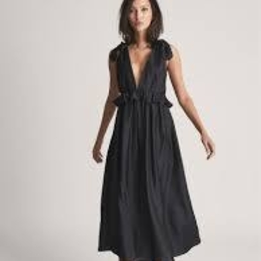 Elegant Black Sleeveless Dress